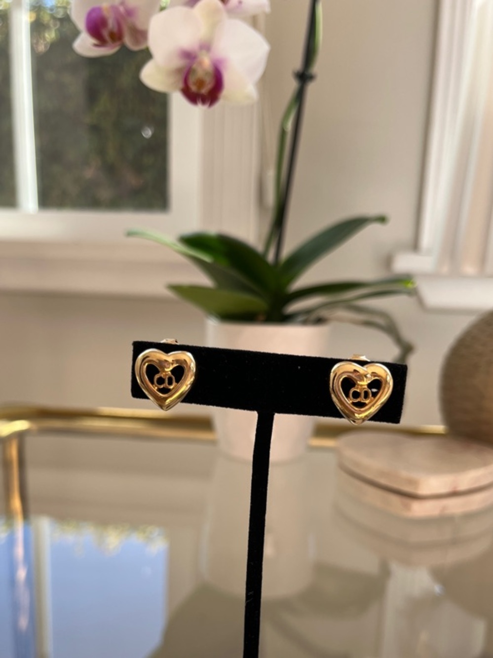 DIOR Vintage Gold Heart CD Logo Clip-On Earrings - Picture 3 of 8